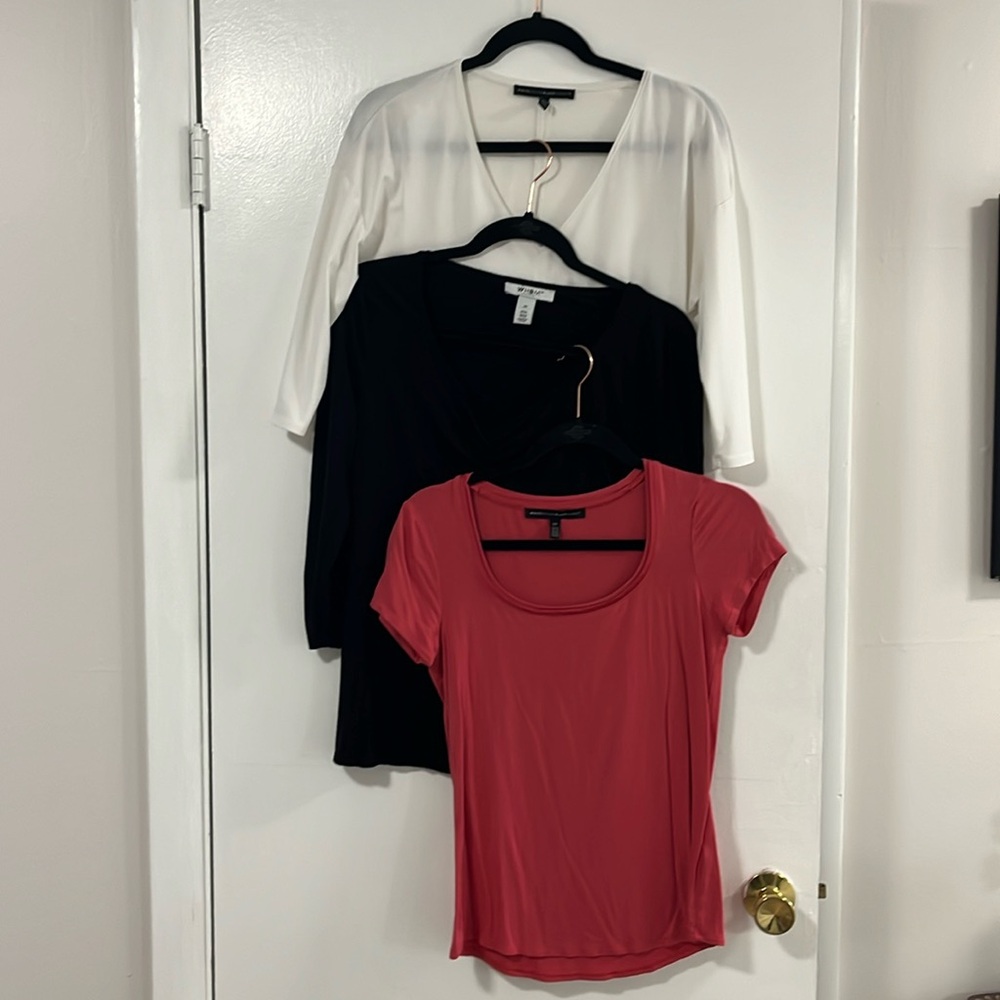 White House black market T-shirt bundle size extra small XS